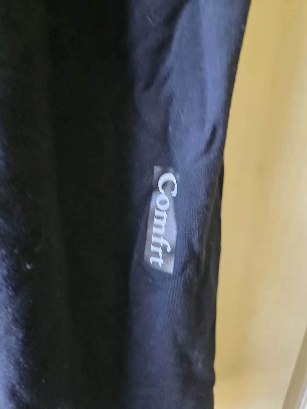 *Sold* Comfrt Women's Black Short Sleeve Crew Neck Tee - Picture 2 of 3